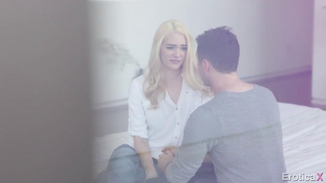 Блондинка с розовой киской кончила от нереального нежного секса