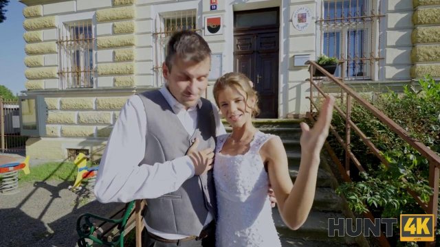 Блондинка согласилась изменить бойфренду ради денег